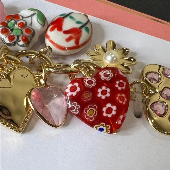 True to Form | Vintage Inspired Heart & Ceramic Bag Charm - Picture 6 of 9